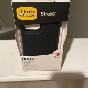 Otter Box Strada iPhone 12 & iPhone 13